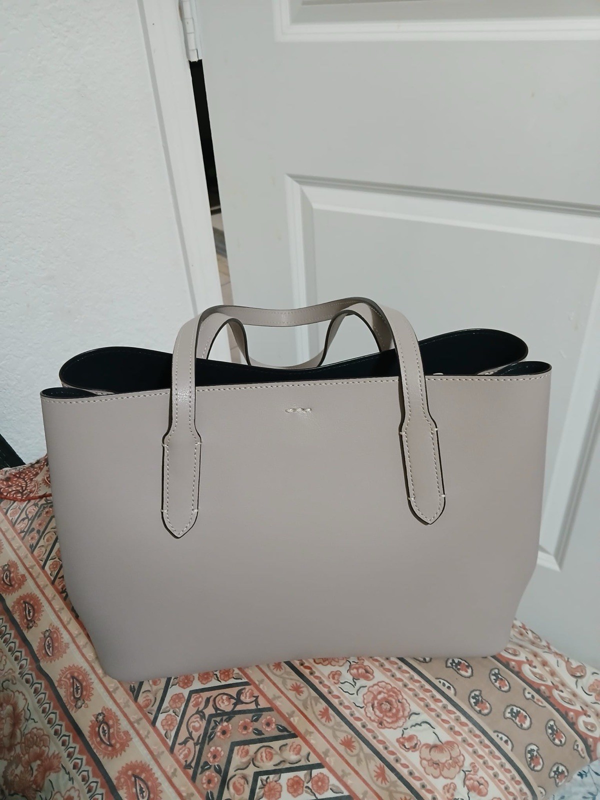Coach Gray Large Tote Zip Double Handles Gold Hardware Logo Charm Lined Pockets