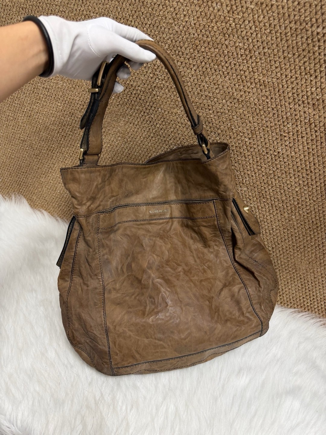 Givenchy Pre-Owned Authentic Shoulder Bag Base length 45 cm