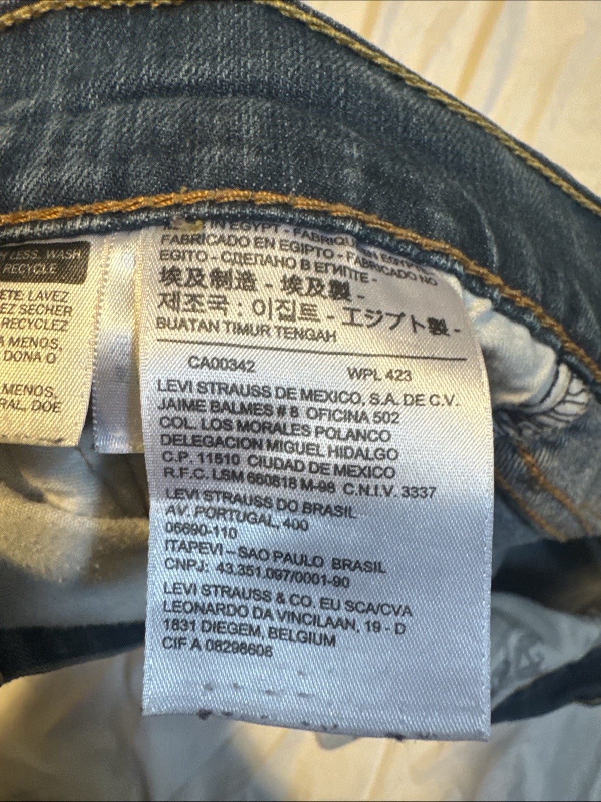 LEVI’S 502 REGULAR TAPER DISTRESSED JEANS – Men’s 31 X 32 Blue NWT