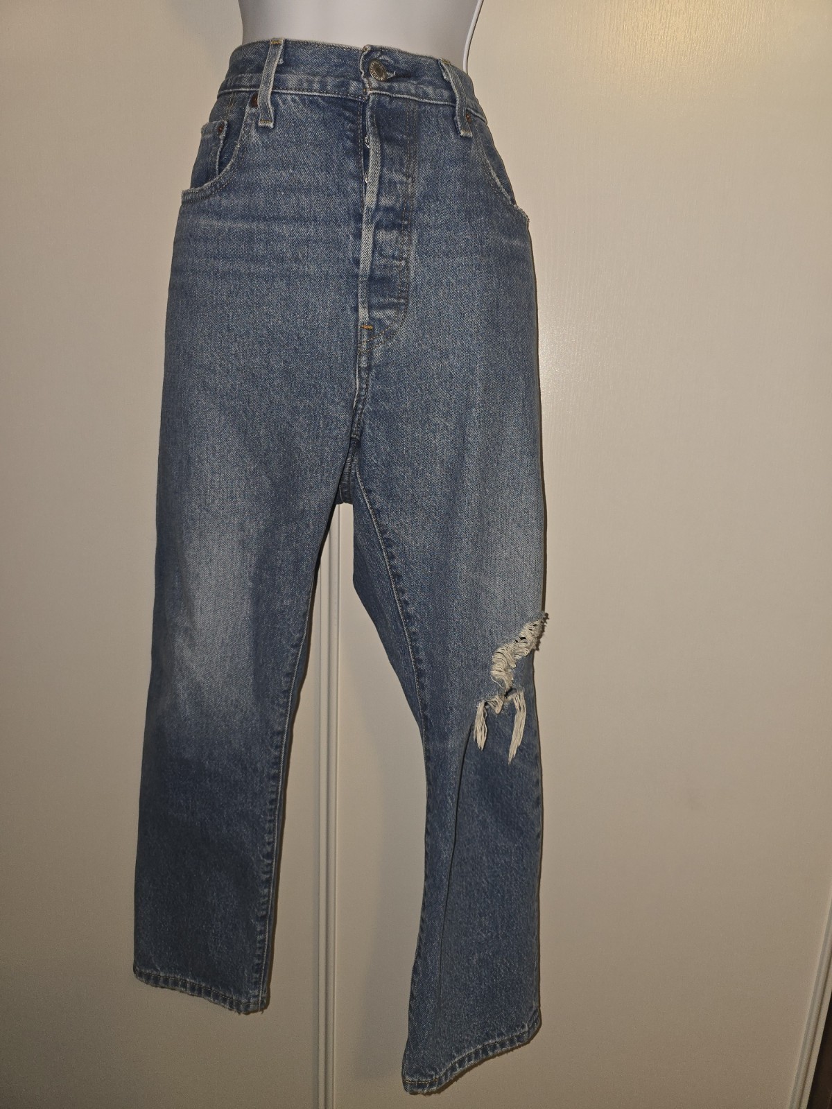 Levi’s Premium 501 Original Button Fly Jeans Distressed Medium Wash W31 L26