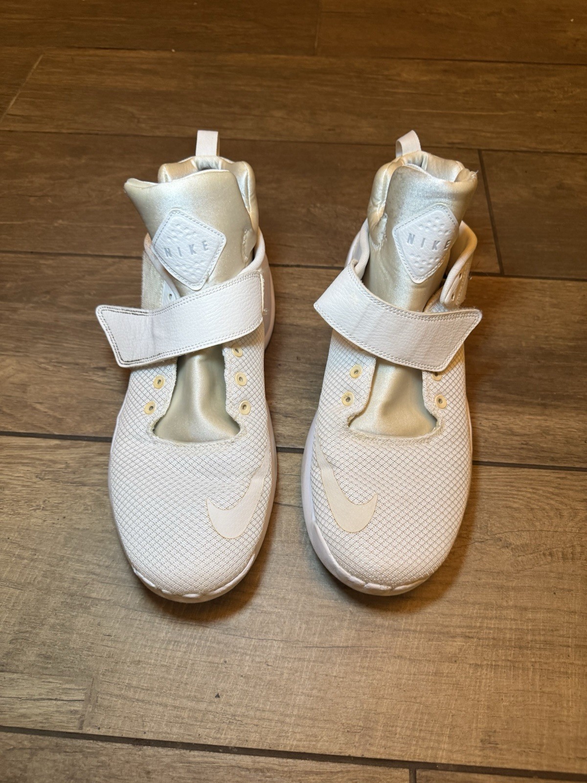 Nike White Mid Top Hook & Loop Basketball Sneakers Textile Upper Rubber Sole, 13