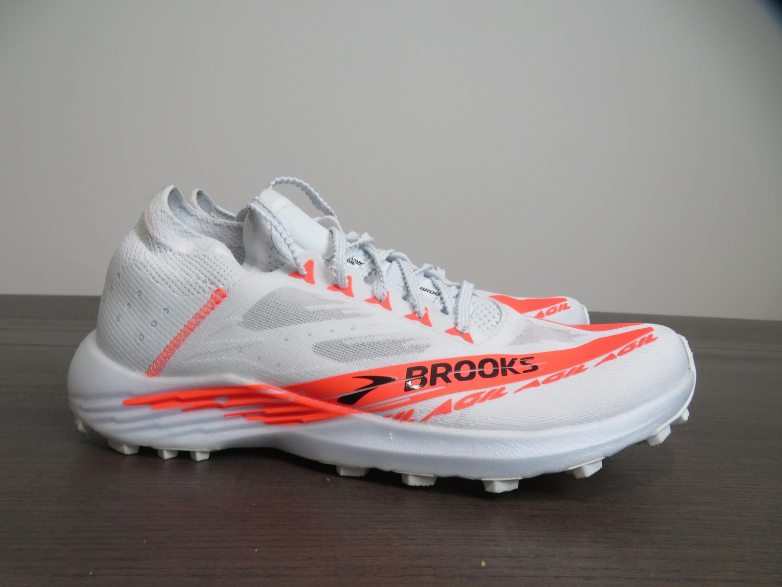 Brooks Catamount Agil Shoes Mens Size 7 White Orange Trail Running 1000451D488