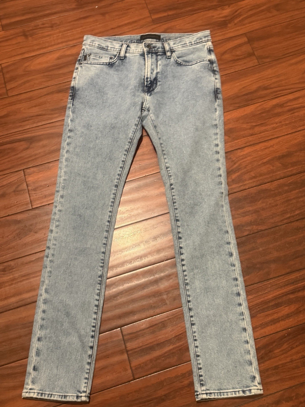 John Varvatos Wight Cloud Wash Slim Fit Denim. Size 31. $228 BNWT