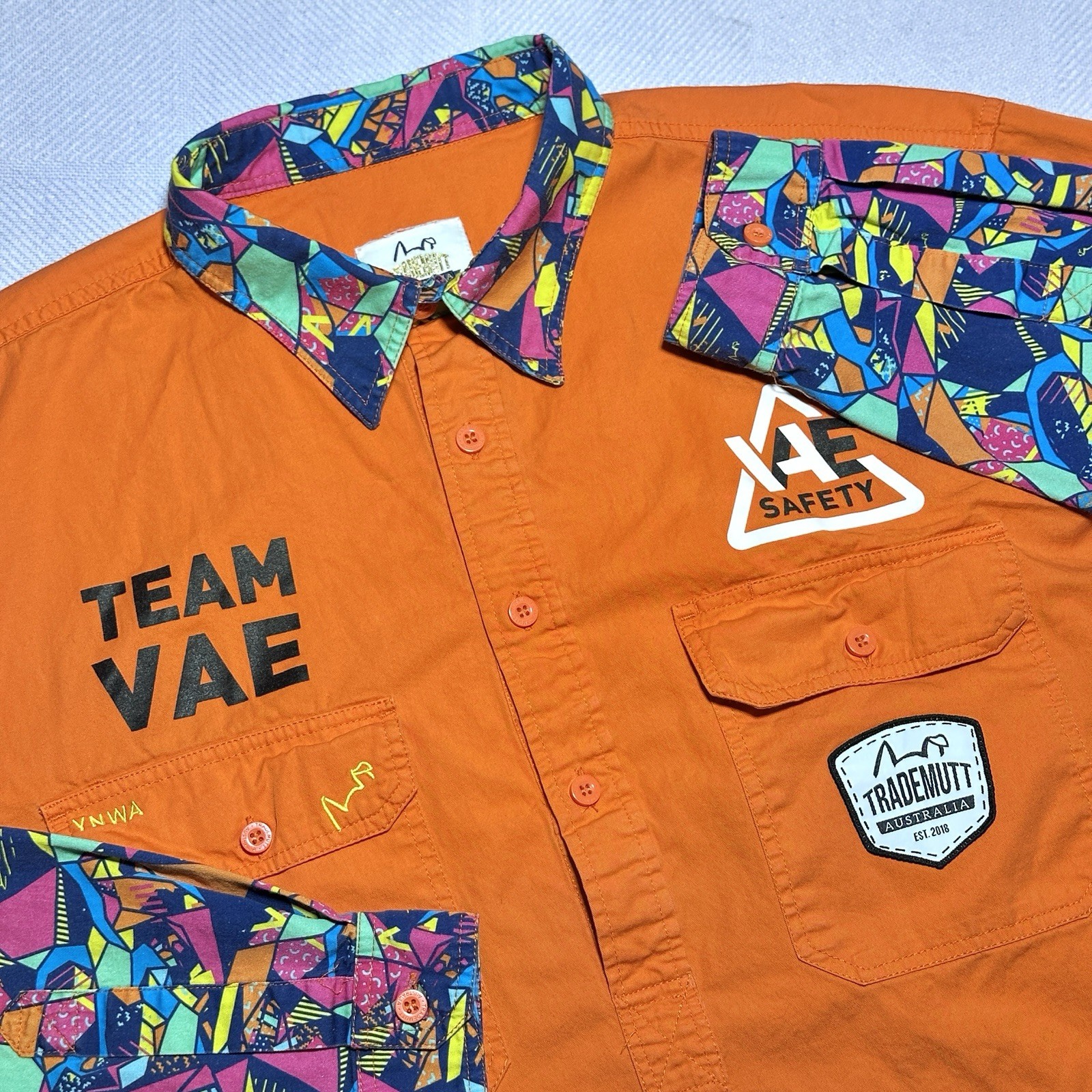 TradeMutt Work Shirt Mens 2XL Quilpie Shire Geometric Pattern Half Button Hi-Vis