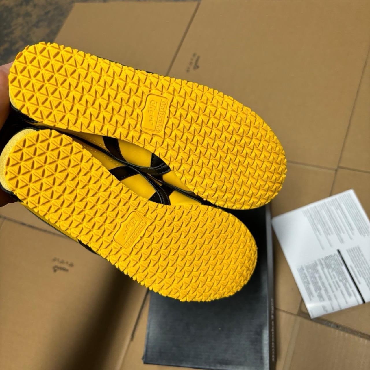 Onitsuka Tiger MEXICO 66 Kill Bill 1183C102-751 YELLOW BLACK