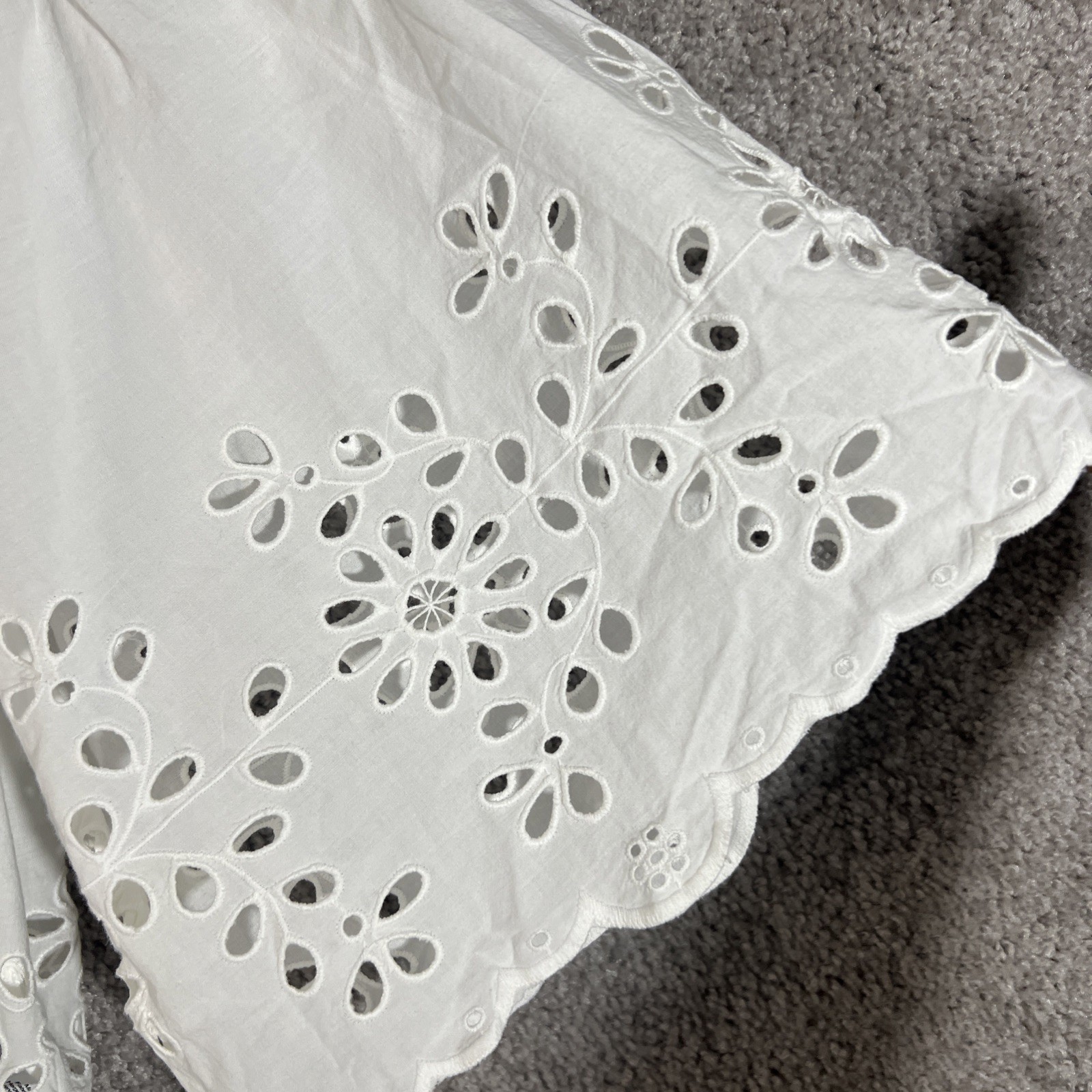 Madewell XXS White Embroidered Button Front Flutter Sleeve Womens Top Blouse
