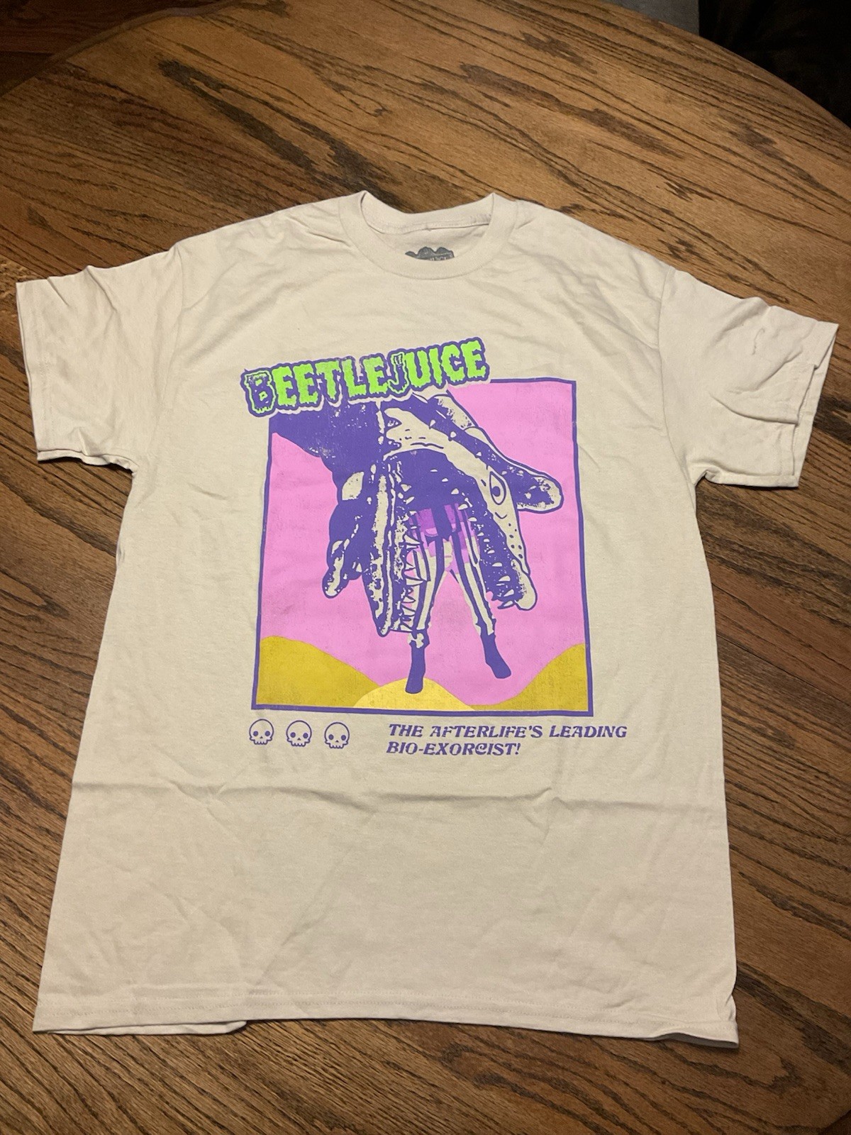 Beetlejuice Sandworm M Graphic Tshirt Cream Neon Green Pink Yellow