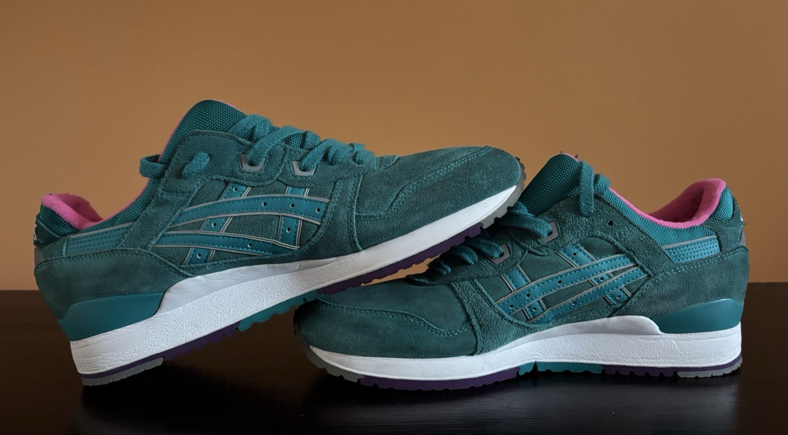 asics gel lyte iii size 10