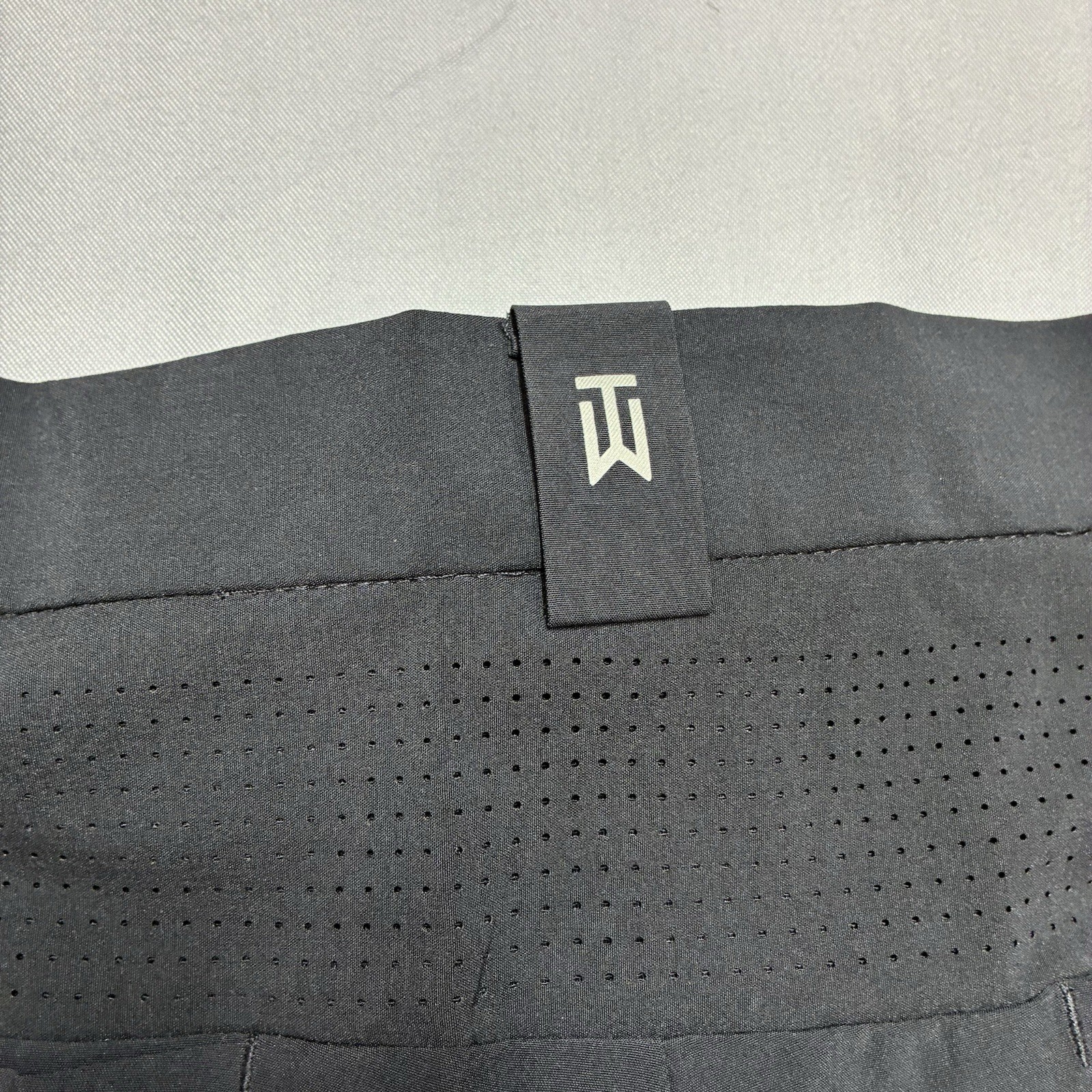Nike Tiger Woods Adaptive Fit Golf Pants Mens 34×32 (34×30) Black Stretch Vented