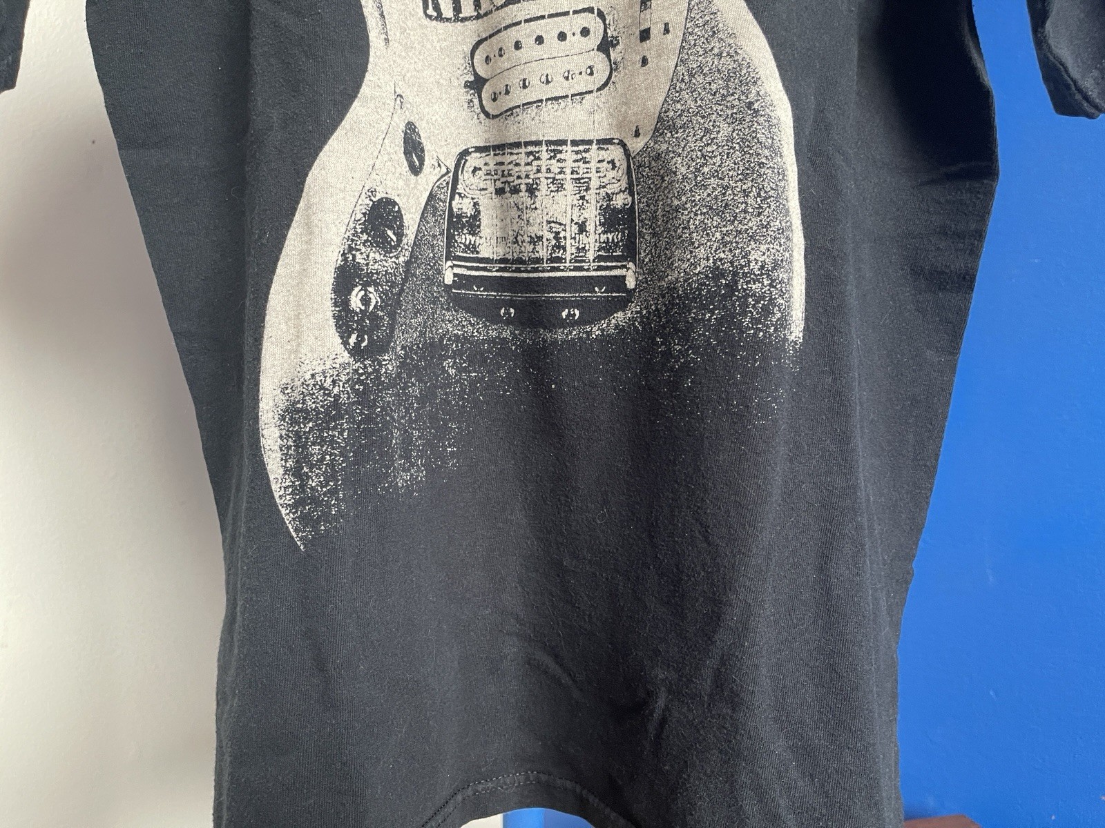 Vintage Early 2000’s Nirvana Fender Guitar Neck T-Shirt Anvil Tag Black Grunge