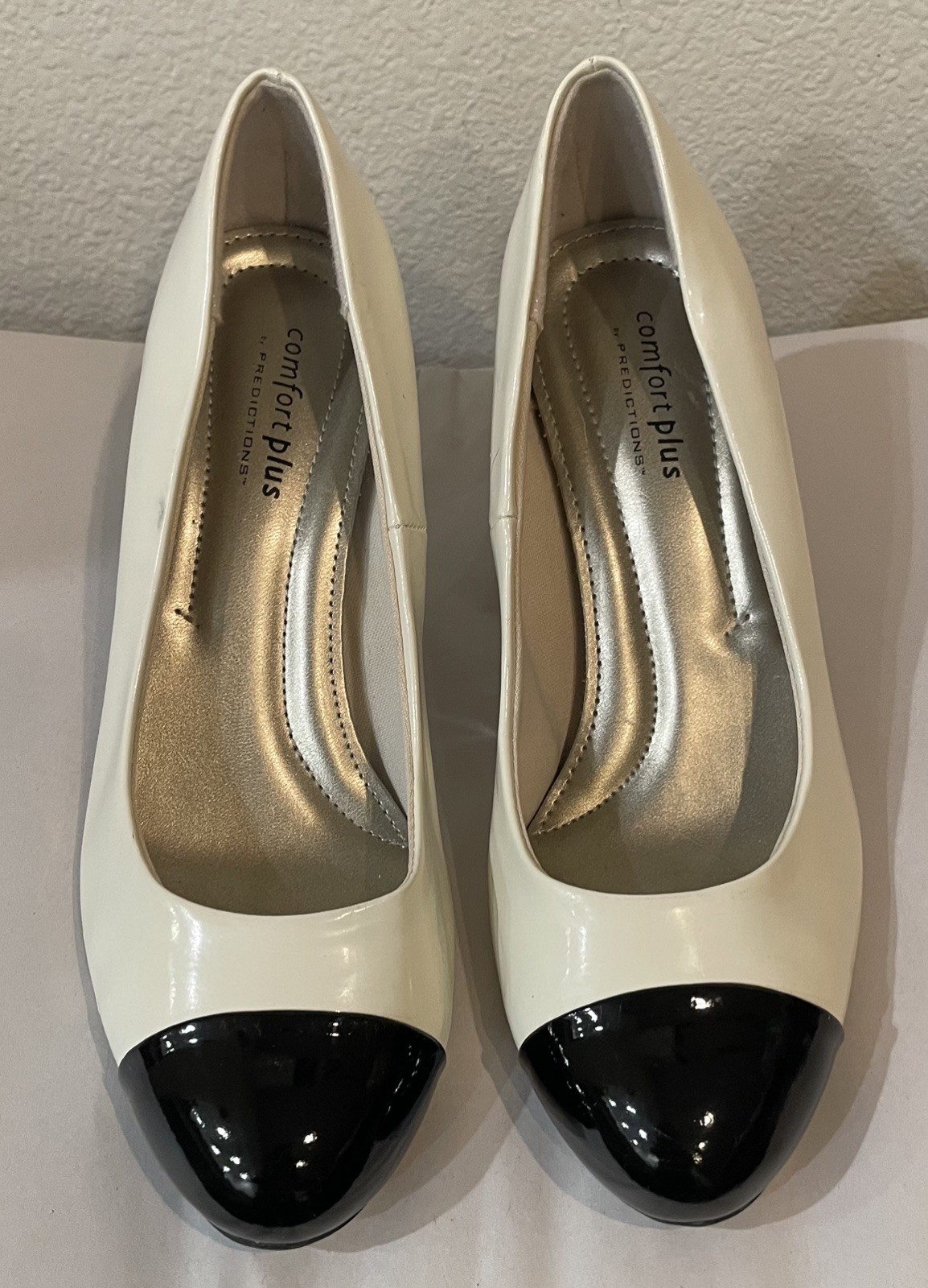 Comfort Plus Predictions Black/White Faux Patent Leather 2.5” Heel Size 7.5W