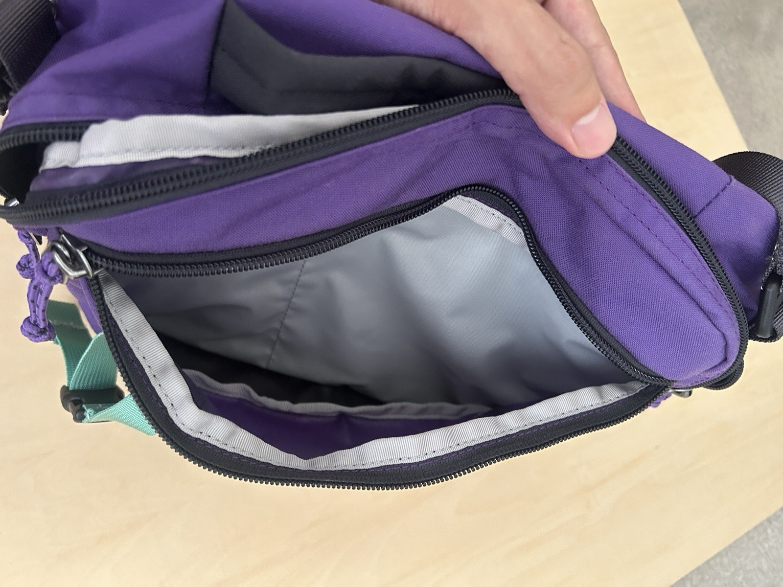 Fjallraven Vardag 6 Shoulder Bag Multi – Purple