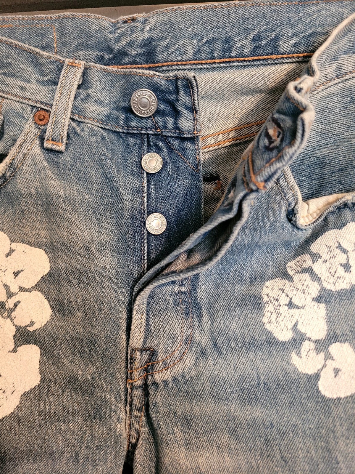 Levi’s 501 DT Denim Tears Cotton Wreath Jeans Levi’s Big E |28×30| Button Fly