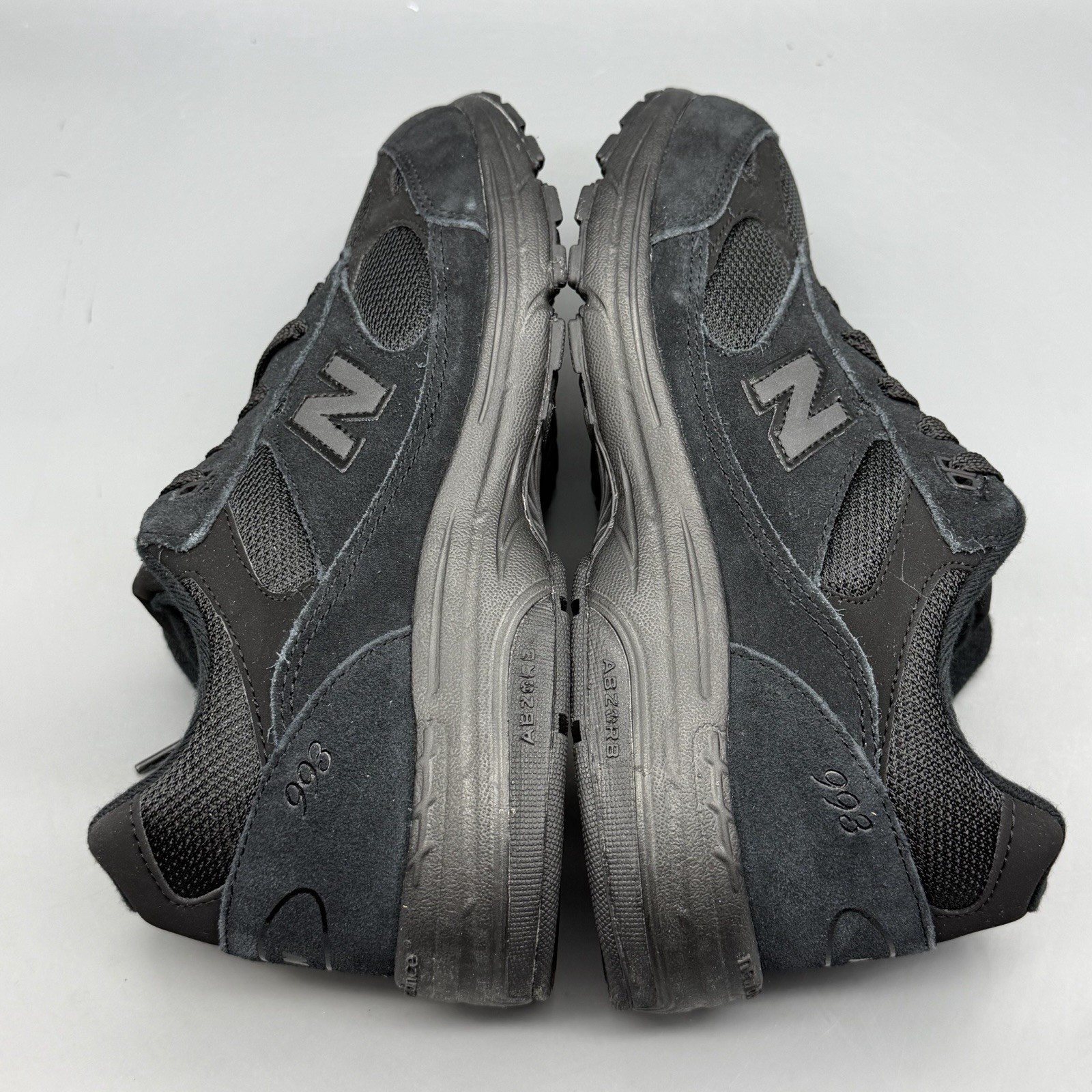 NEW BALANCE 993 Running Shoes Casual Triple Black Mens & Boys 6 Women’s 7.5 NWOB