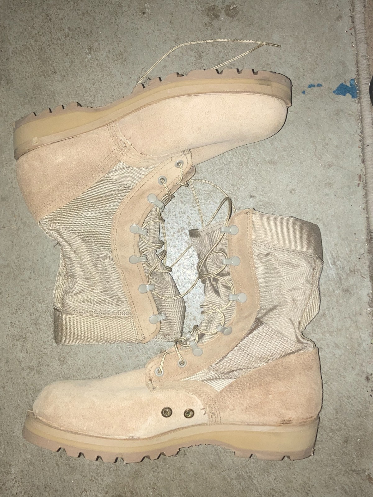 US Army Hot Weather Combat Boots Tan Suede 9.5W US 2003