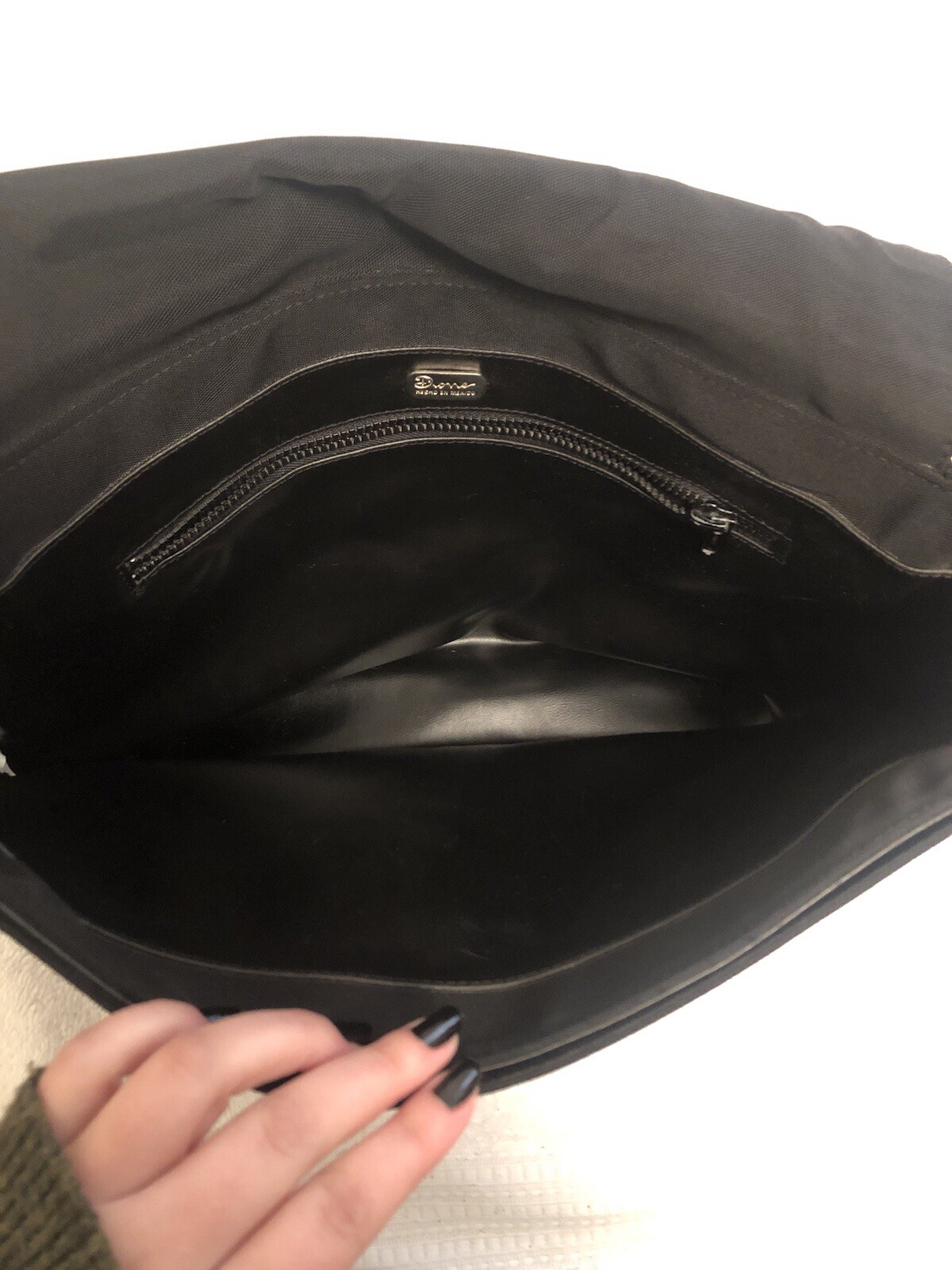 Unisex Messenger Bag Structured Sleek Onyx Vegan Leather Multi-Pocket Satchel