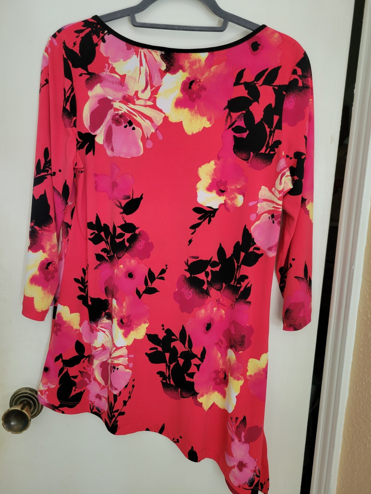 Susan Graver Size S 3/4 Sleeve Blouse Red/Black/Pink/Yellow Floral Women Stretch