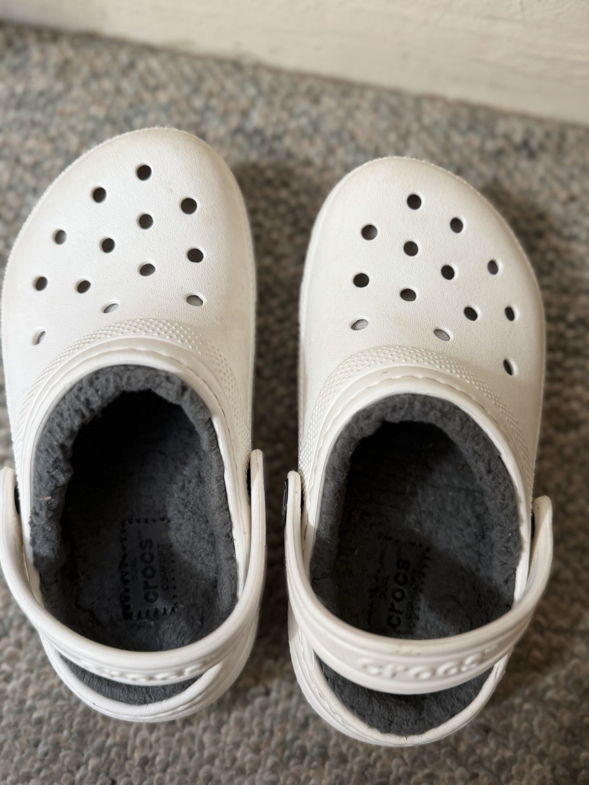 Crocs Classic Lined Clog Kids Size C11 White Fuzzy Fleece Lined Slip-On Shoes