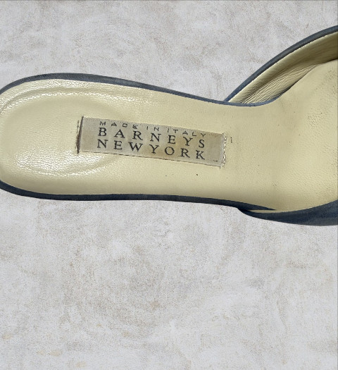 BARNEY’S NEW YORK — Blue Suede Mule Slides, Elegant Pointed Toe, Kitten Heels