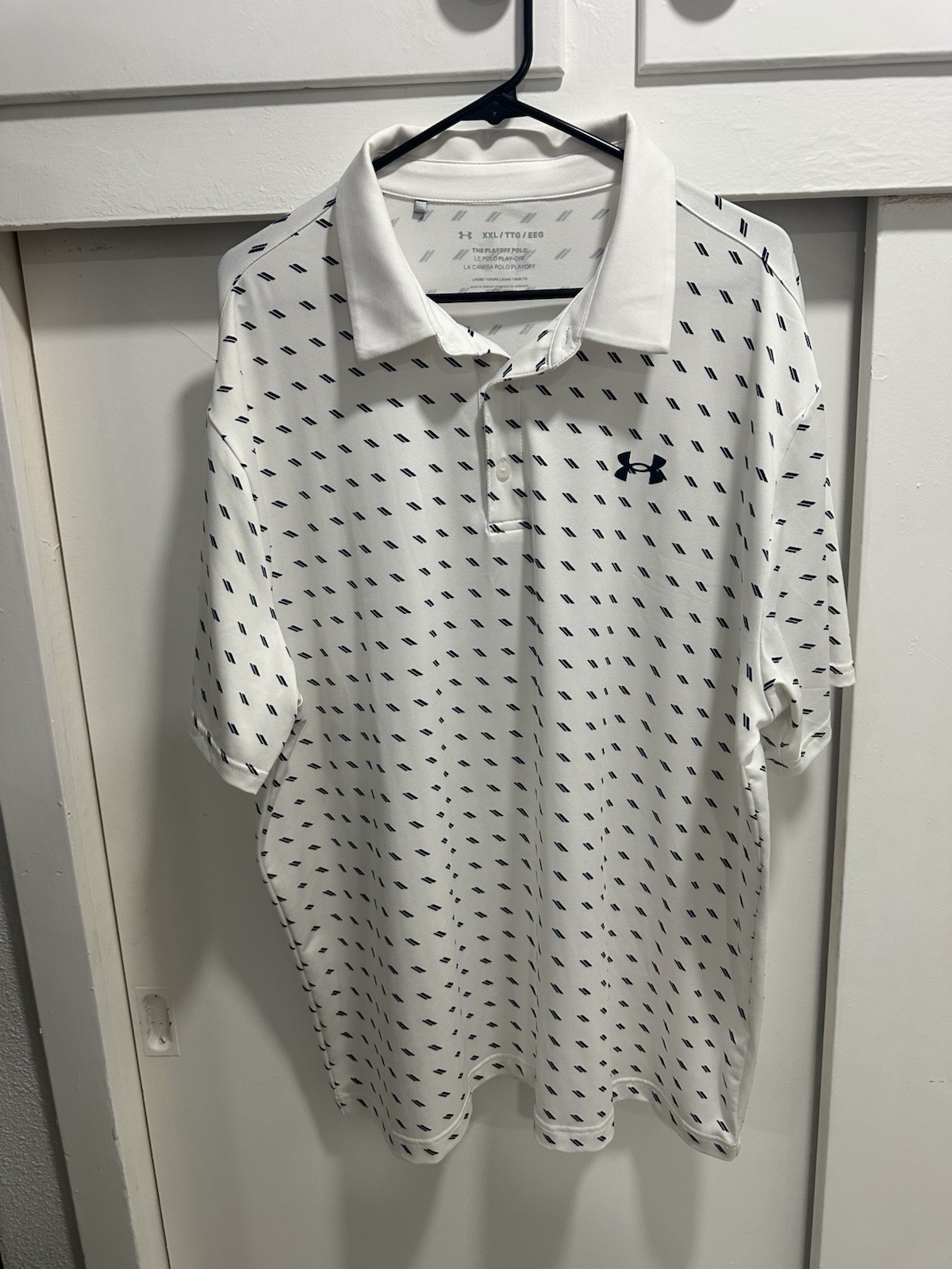Under Armour Men’s The Playoff Polo Shirt White With Blue Geometric Pattern 2XL