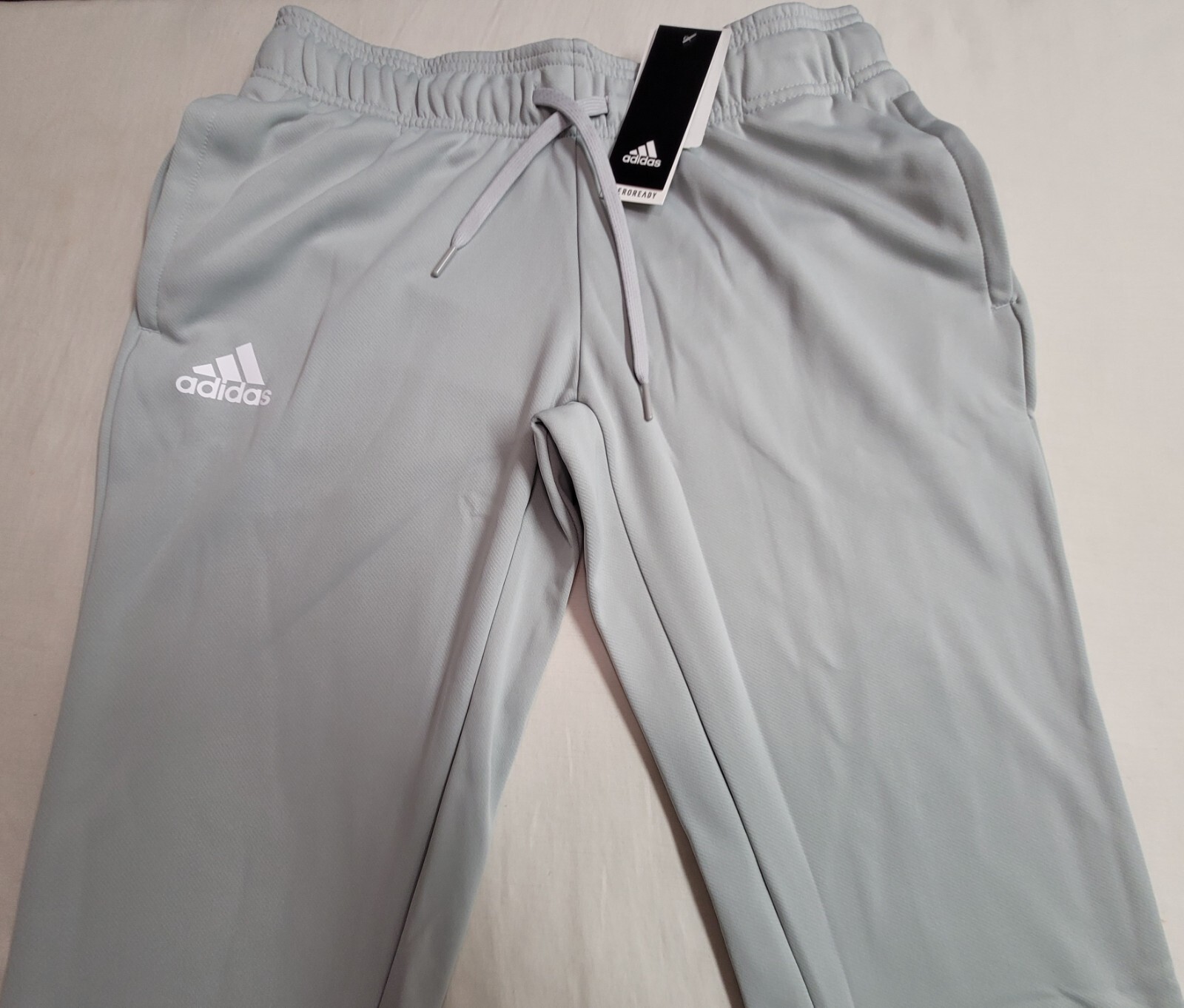 Adidas Women’s Team Issue Tapered Pants Medium Gray Athletic Training New MRP$55