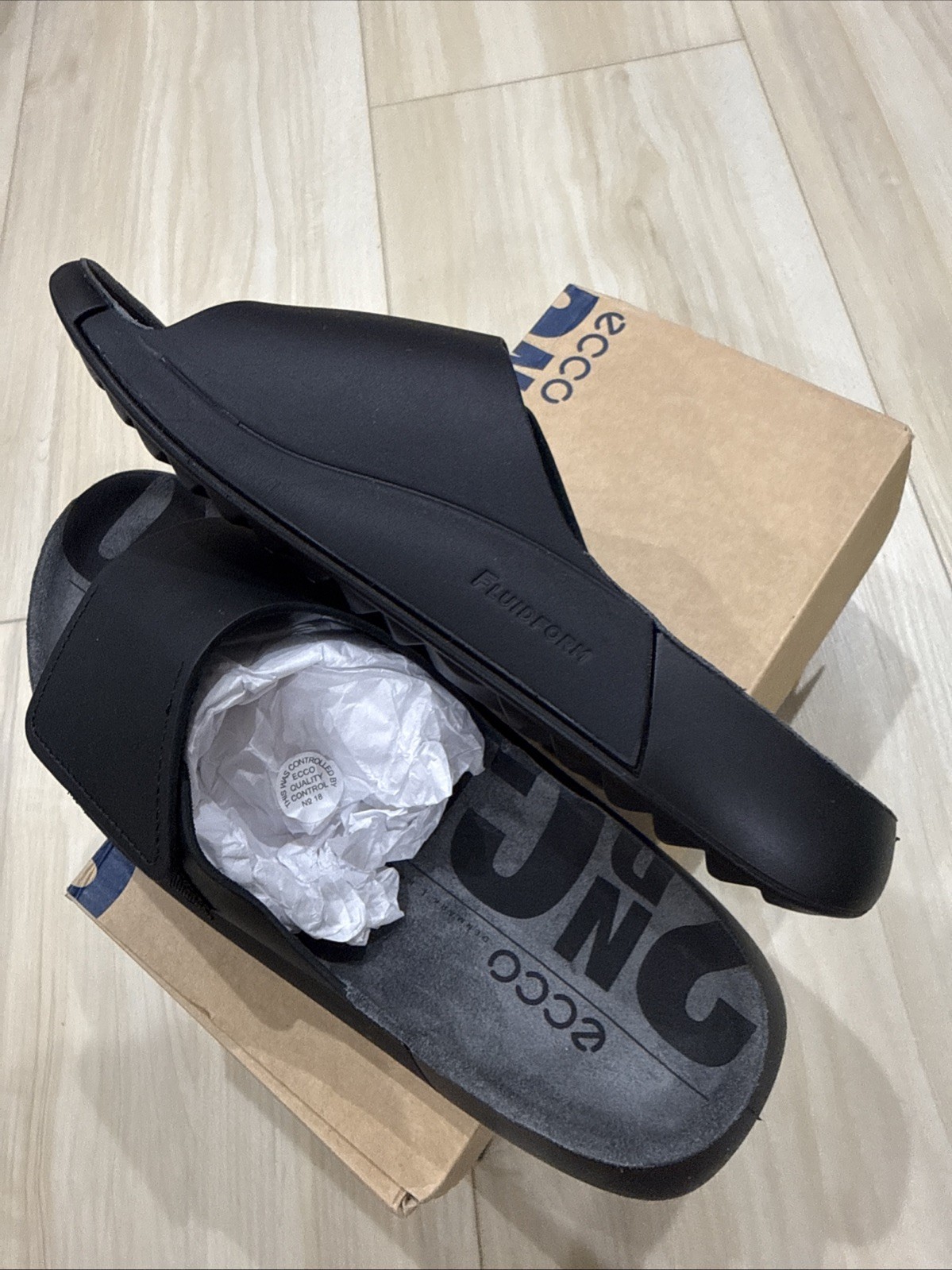 NWT ECCO 2ND COZMO W Women’s Black Leather Slide Sandals EU 37 US 6-6.5