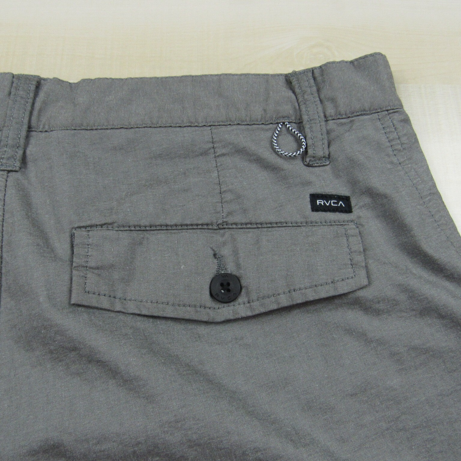 RVCA Shorts Mens 30 Gray Chino Nylon Outdoor Tech (Measured 32×9)