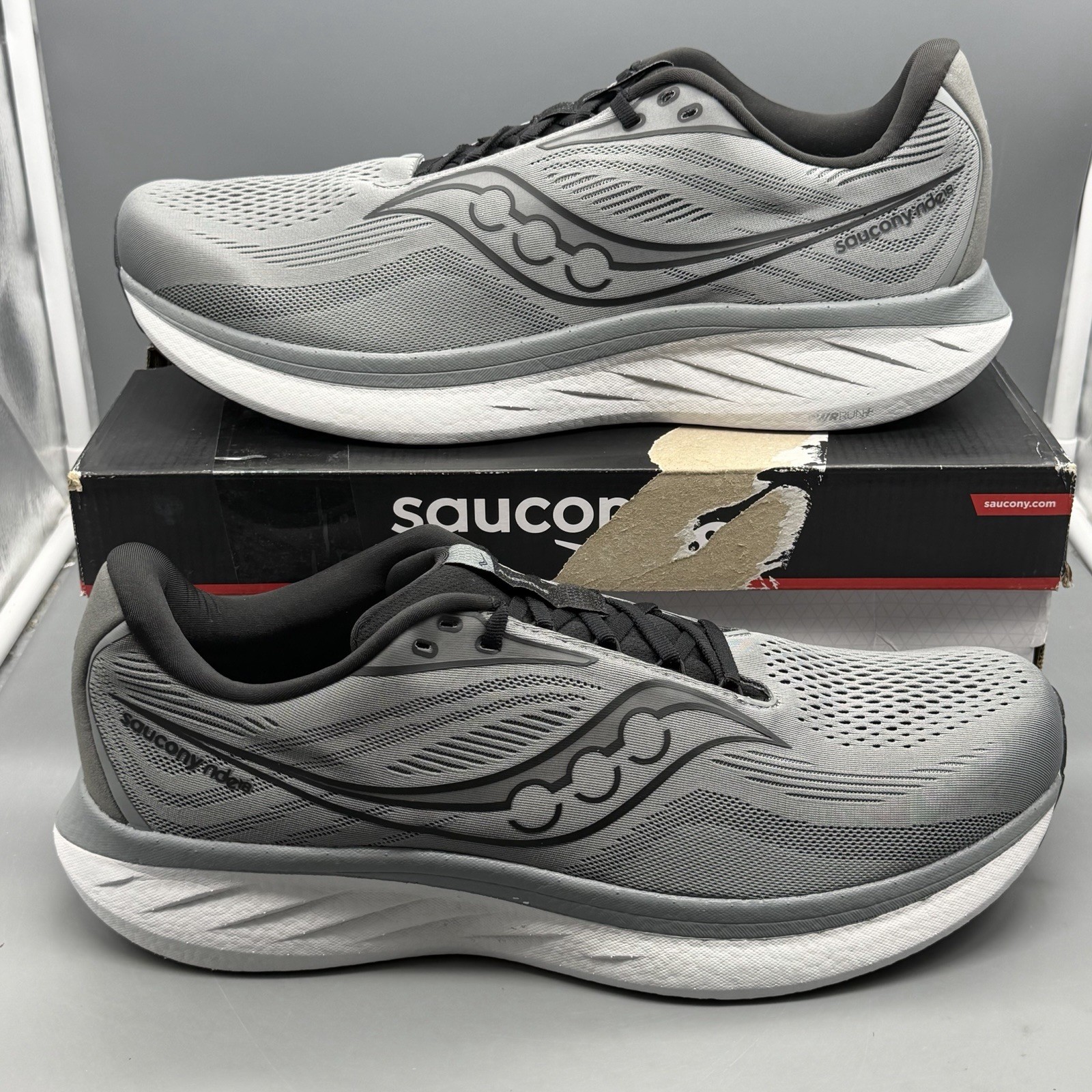 Saucony Ride 18 Men’s 15 Running Shoes Training Sneakers Grey Black WORN ONCE!