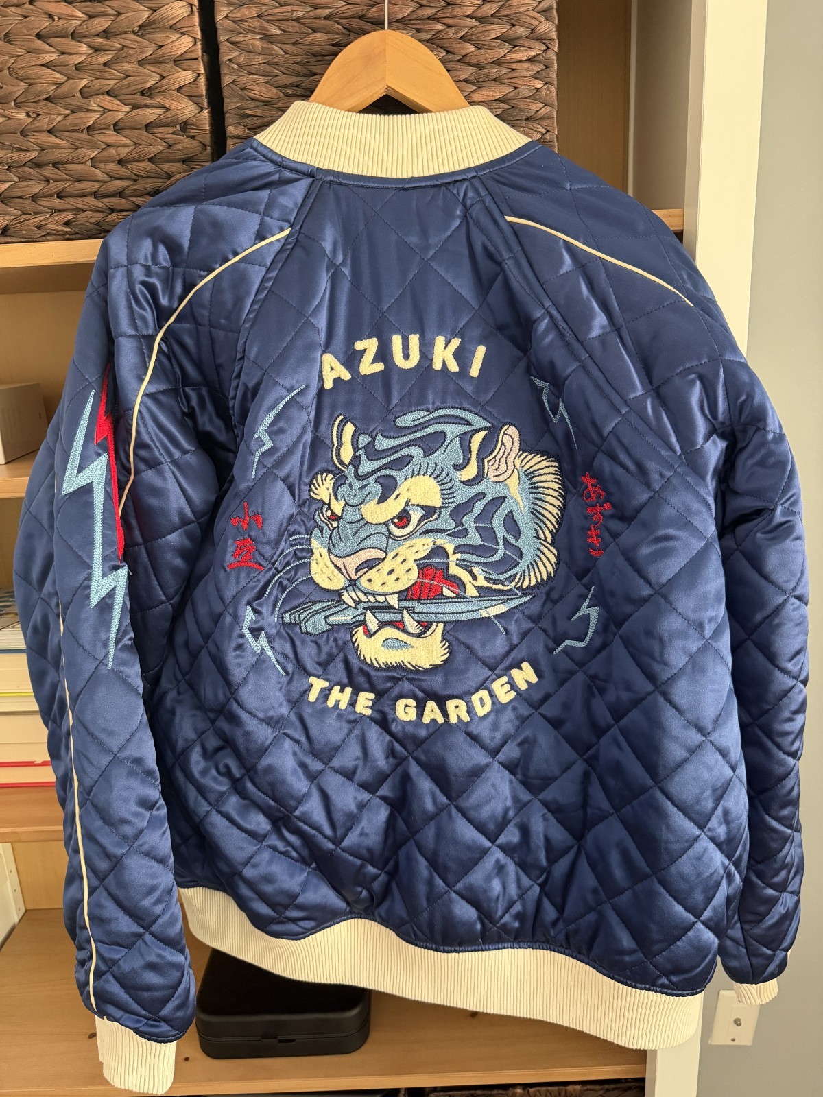 Azuki Official Twin Tigers Jacket Limited Edition Size Extra Large (Reversible)