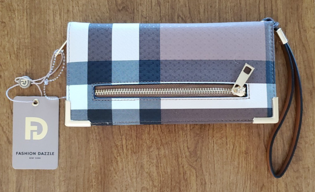 Fashion Dazzle New York Vegan Bill Wallet/Clutch Purse New With Tags
