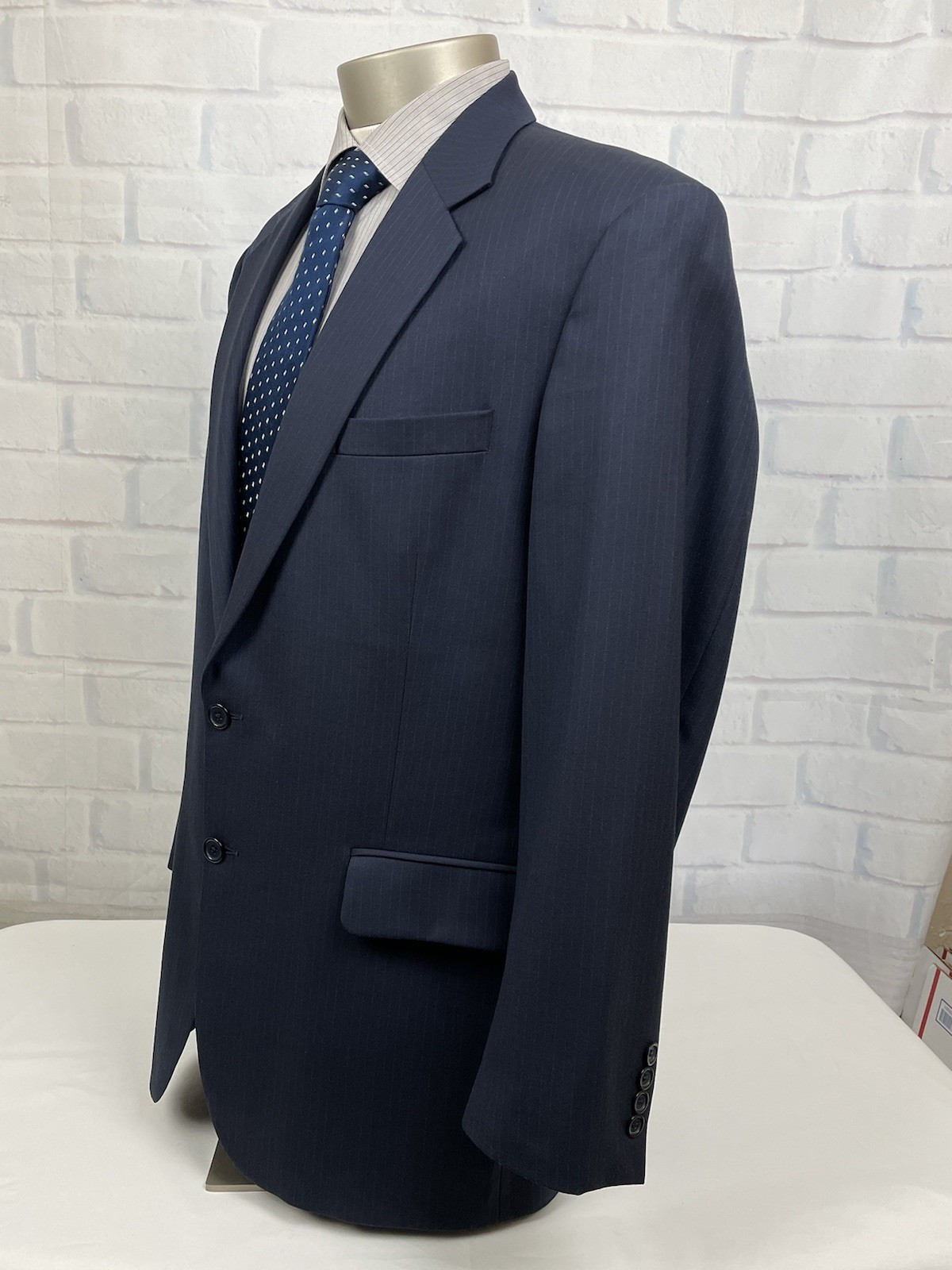 Tom James Corporate Image Men’s Navy Pinstripe Suit Sz 44 R Pants 38 X 29.5