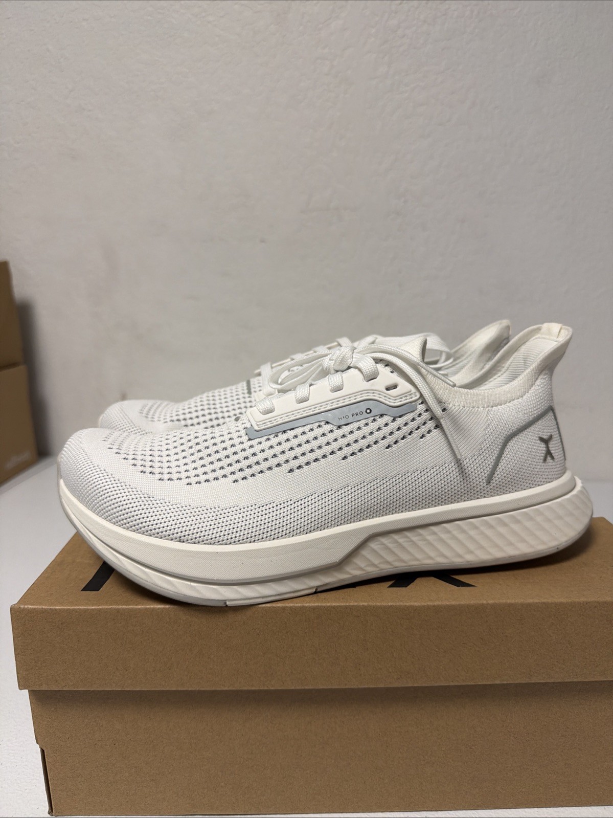 Flux Adapt Runner H2O Pro Unisex Size Men’s 8 / Women 9.5