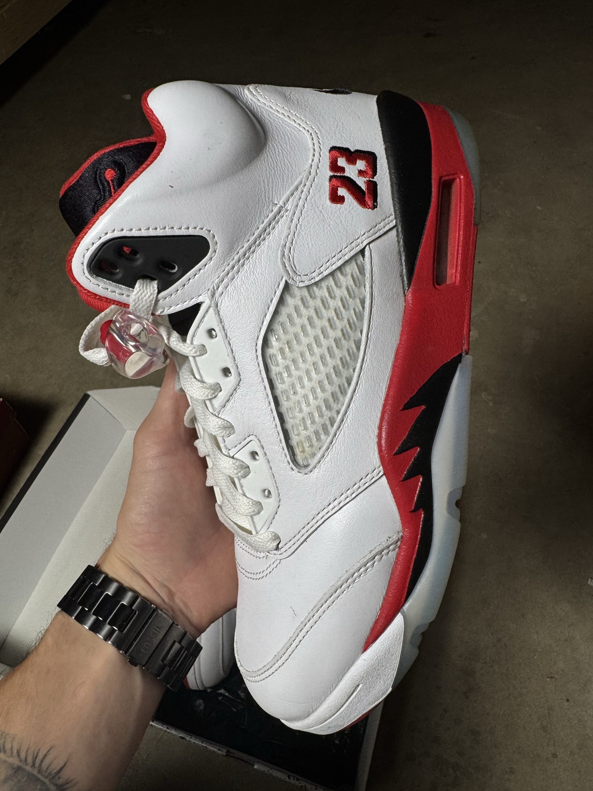 Size 8M/9.5W – Jordan 5 Retro Fire Red Black Tongue (2025) HQ7978-101 Pre-Owned