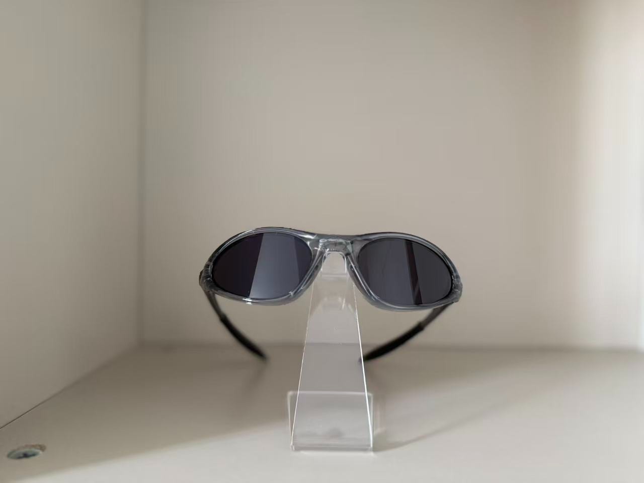 Oakley Minute Gen1 Minute1.0 Sunglasses Transparent Gray Frame Lightweight
