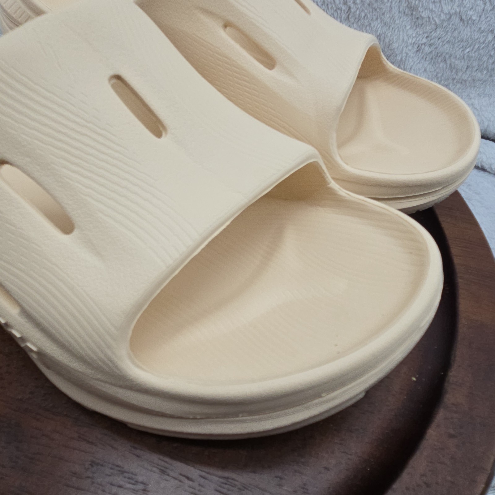 HOKA Ora Recovery Slide 3 Men’s 9 Women’s 11 New No Tags Cream Sand Sandal Water