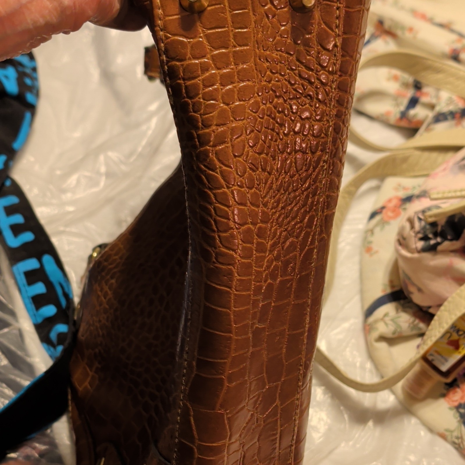 Brown Croc Embossed Women’s Shoulder Bag, Gold Hardware Buckle Closure