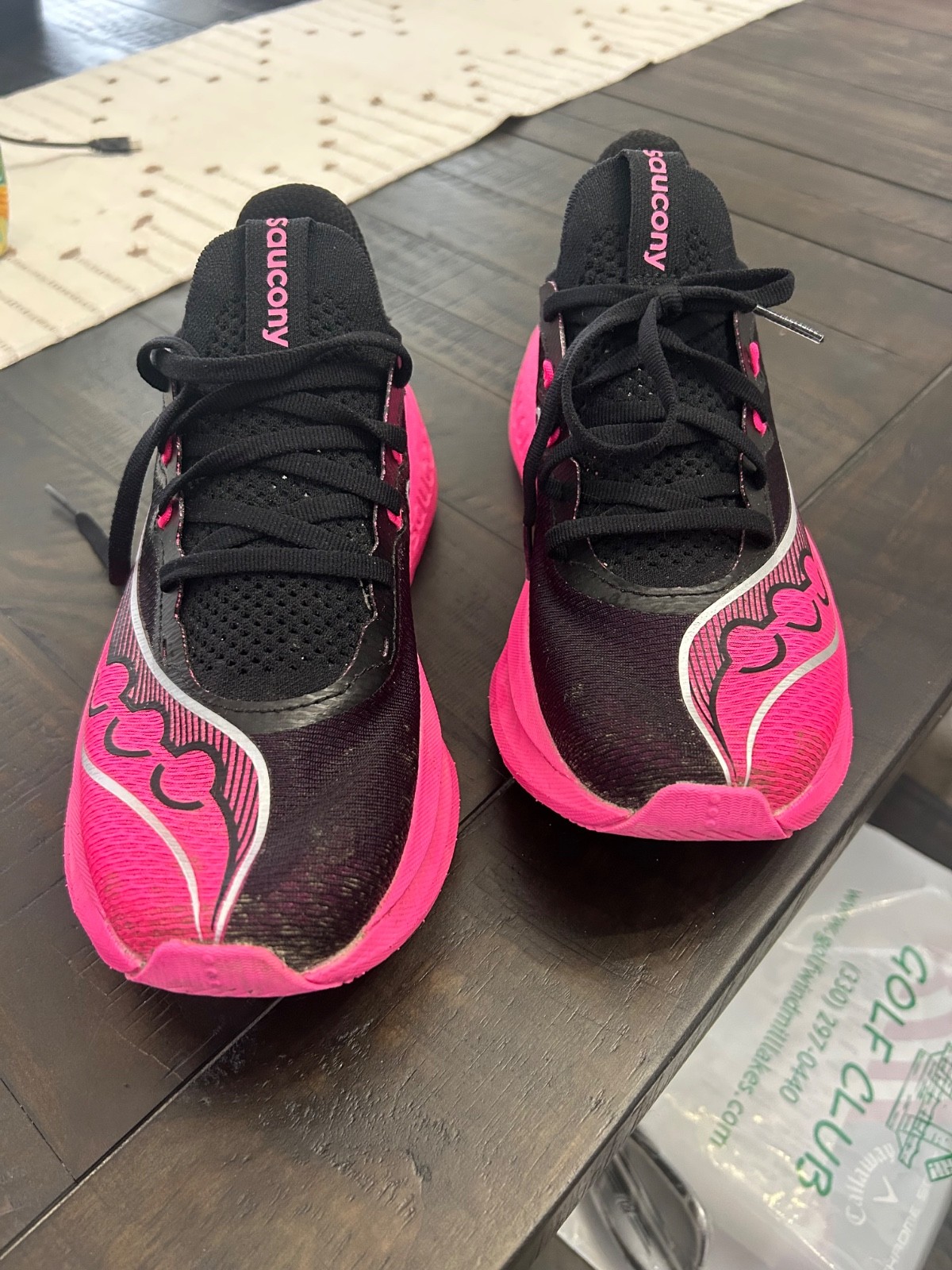 Womens Saucony Endorphin Pro 5 Black and Neon Pink size 7.5