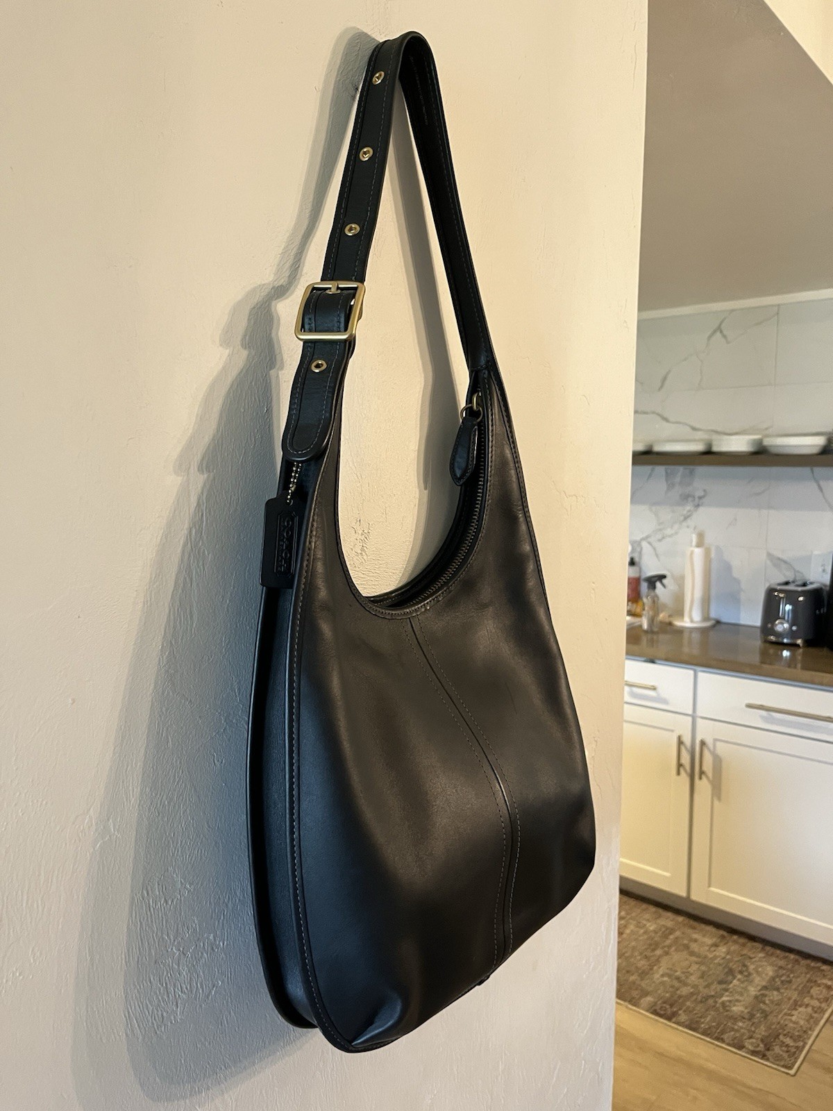 COACH Ergo 33 Black Glovetanned Leather Crescent Shoulder Bag C2265 EUC
