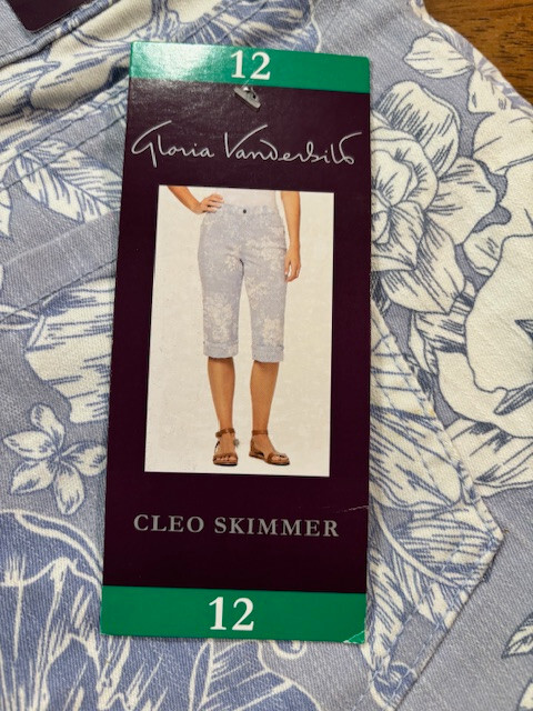 GLORIA VANDERBILT WOMENS DENIM SKIMMER”CLEO” (BLUE W/ FLORAL PRINT 12)NWT