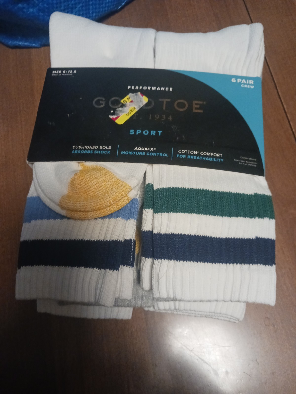 Gold Toe Mens 6 Pair Crew Socks White Striped Sport Cushioned Moisture Wicking