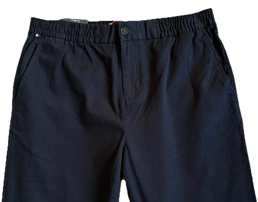 Tommy Hilfiger Men’s THFlex Elasticized Waist Relaxed Straight Pants Size: M