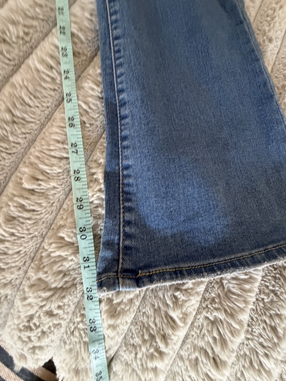 NWT Levi’s 726 High Rise Flare Jeans Women’s Size 26×32 Medium Wash Denim