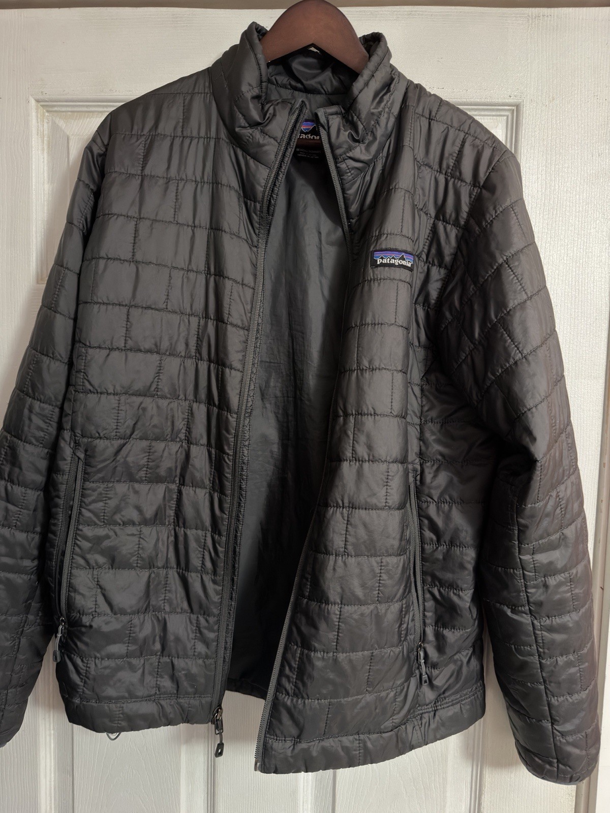 Patagonia Nano Puff Jacket for Men, Size Medium – Black