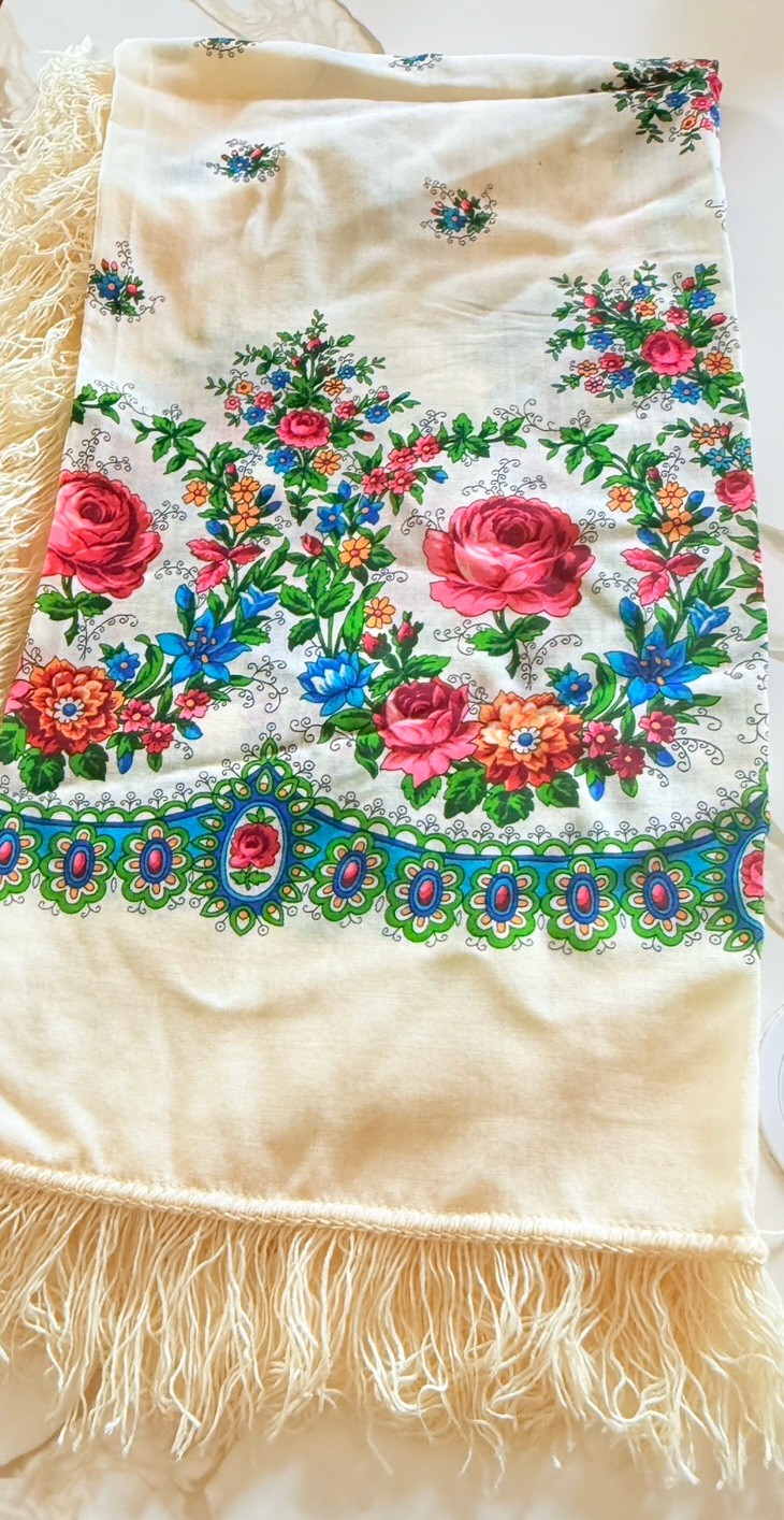 Pavlovo Posad 56×56 Wool Shawl: Ivory Pink Blue Rose Floral Fringe Wrap Russian