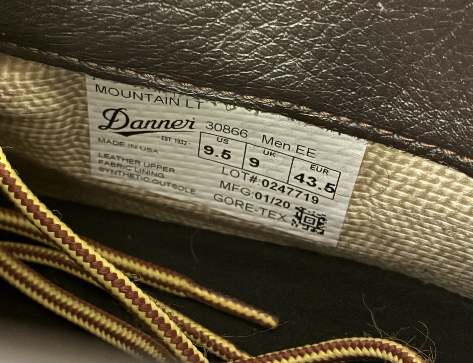 Danner Mountain Light Hiking Boots Mens 9.5 USA Made