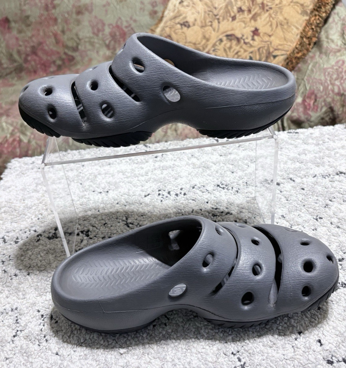 Keen Yogui Clog Perforated Gray Slip On Cottagecore Womens Sz 8 Garden Shoe Airy