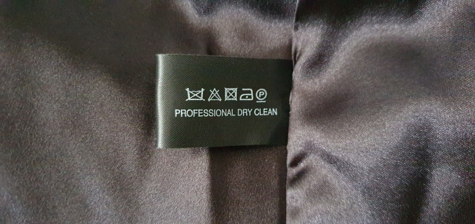 Untold Rose Placement Black Multi Volume Lined skirt size 8