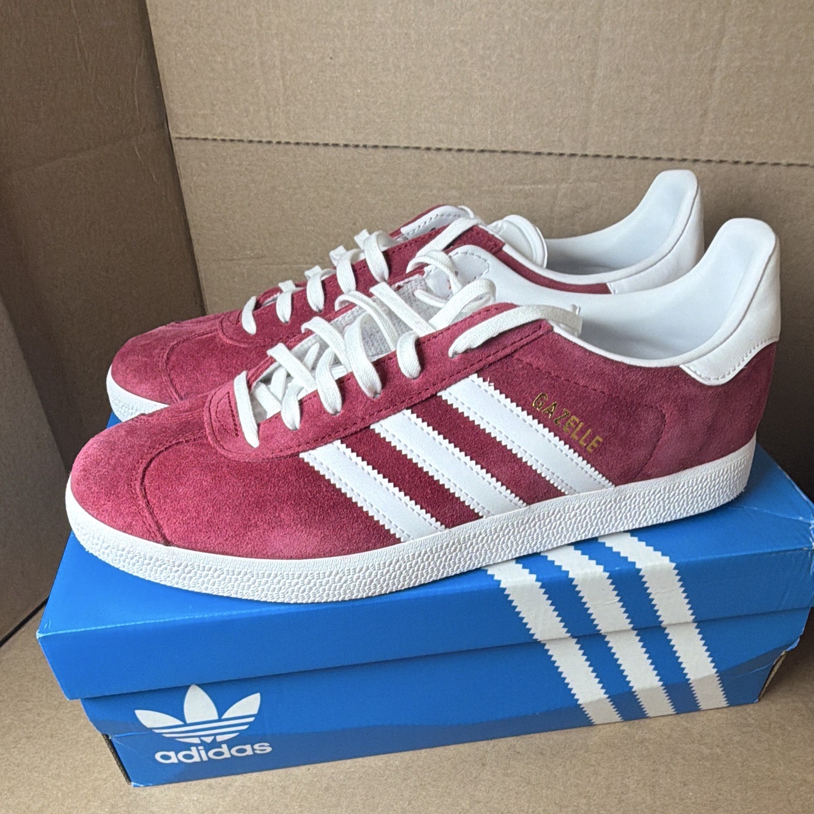 adidas Gazelle Men’s Low Top Lace-Up Suede Sneakers Burgundy/White B41645