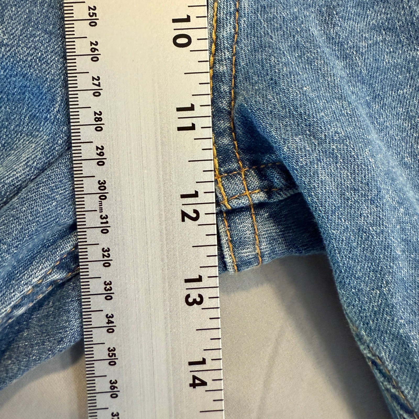 Men’s Levi’s 511 Slim Fit Jeans 36×30 Medium Wash Blue Denim WaterLess Casual