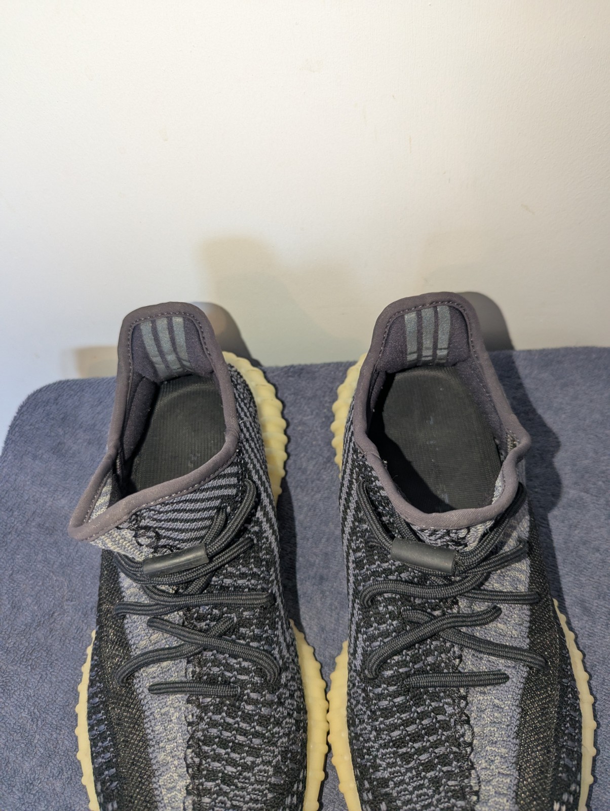 Adidas Yeezy Boost 350 V2 Carbon Mens Size 7 FZ5000 Sneakers Black Gray